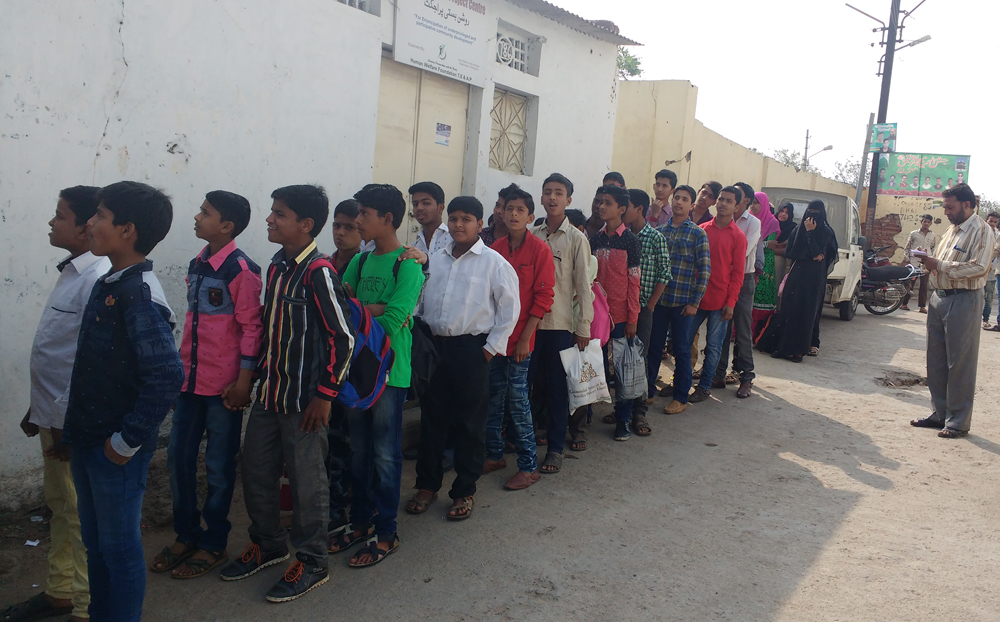 Children getting ready to start for the tour.